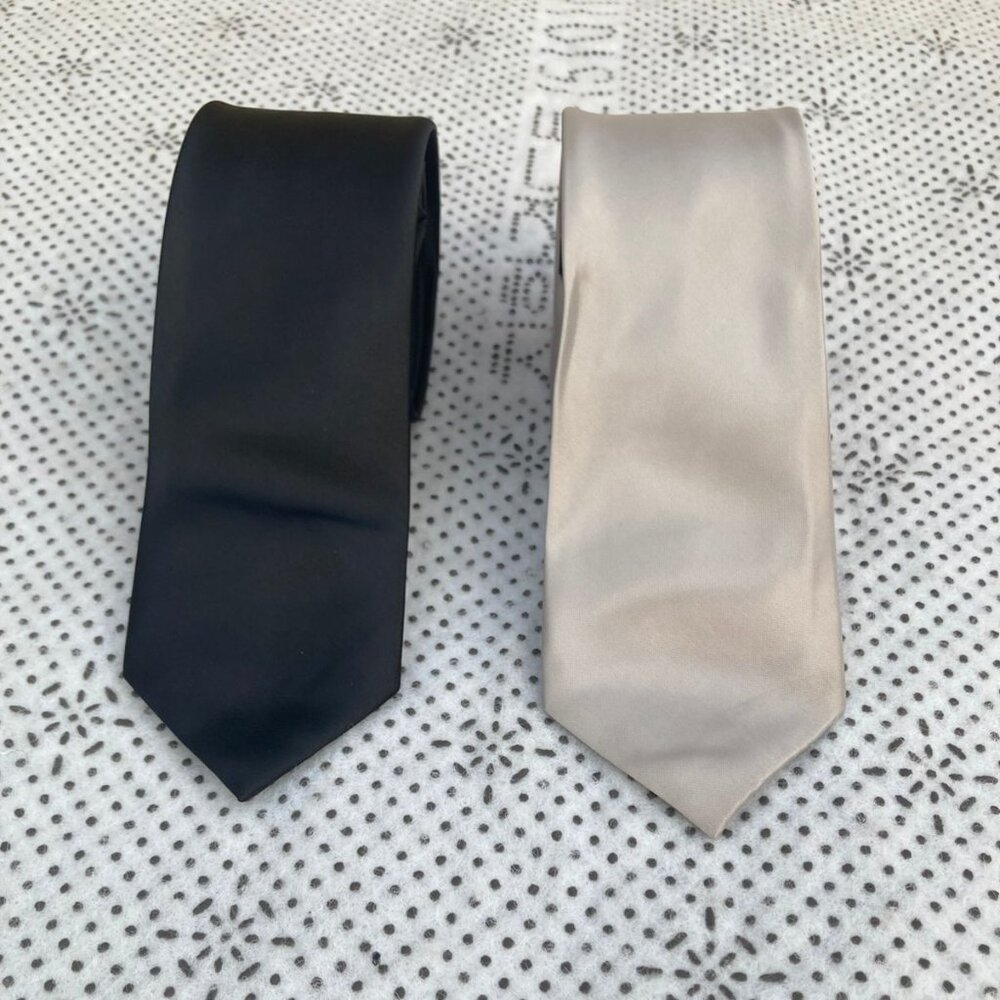Set of 2 Men Slim Necktie Fashion Solid Ties Black and Silver Gray